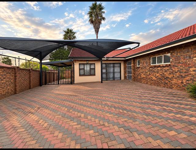 4 BEDROOM HOUSE FOR SALE IN MEYERTON EXT 6